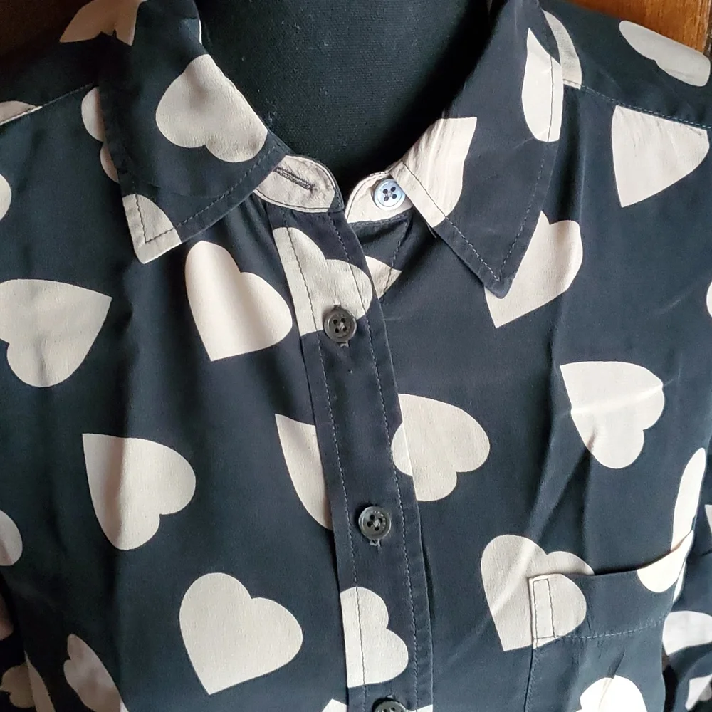 Equipment Silk top with pink hearts Woman's Size S - Picture 3 of 11